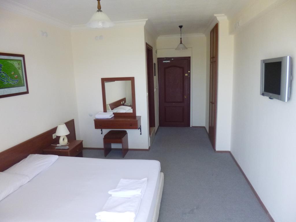 Albayrak Hotel Çeşme Habitación foto